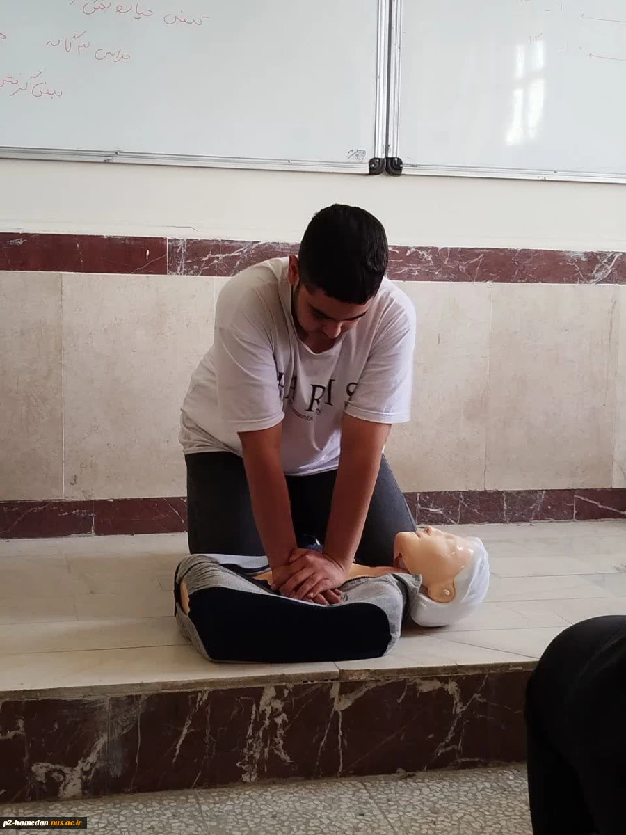 کانون هلال‌احمر آموزشکده ملی مهارت شهید جباریان برگزار کرد. 4