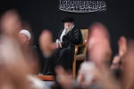 مراسم عزاداری شب عاشورای حسینی‌ علیه‌السلام  با حضور حضرت آیت‌الله خامنه‌ای رهبر انقلاب اسلامی در حسینیه امام خمینی (ره) برگزار شد. 2